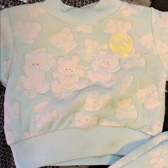 Sweatshirt and pant set - Picture 2 of 4